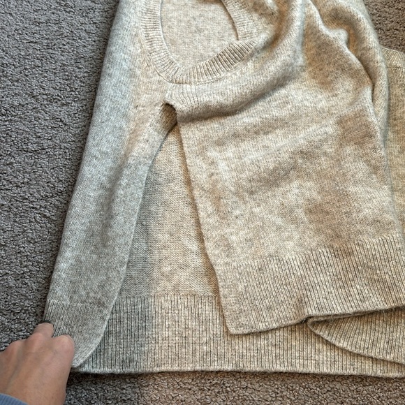H and M Short Sleeve Sweater - Picture 2 of 2